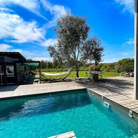 Grande Villa, Piscine Chauffee, Proche Bordeaux Villa *