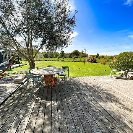 Grande Villa, Piscine Chauffee, Proche Bordeaux Villa *