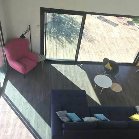 Grande Villa, Piscine Chauffee, Proche Bordeaux Villa *